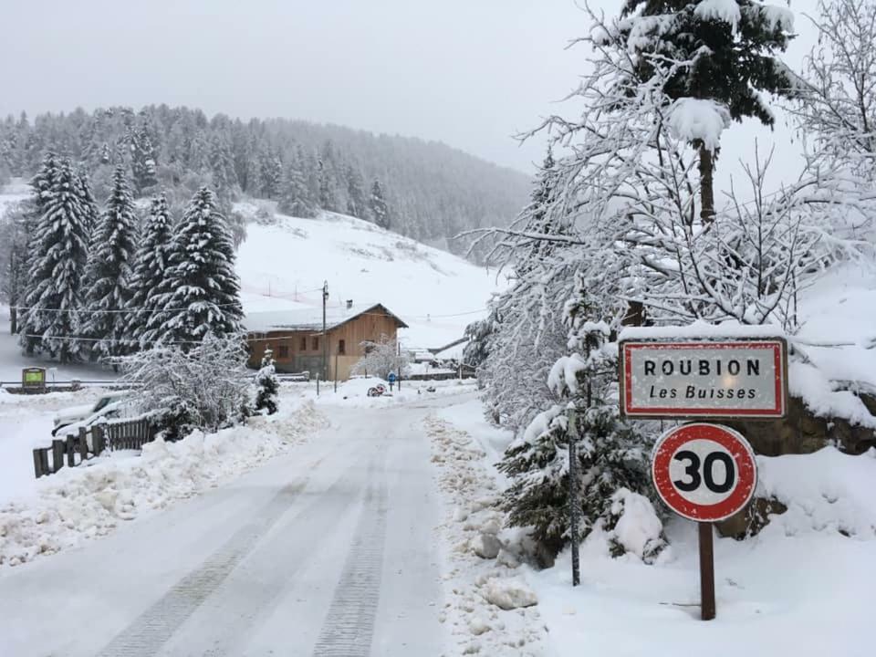 Le Chalet Des Buisses Hotel Roubion Exterior photo